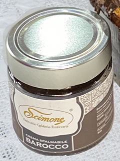 Panettone con crema de chocolate negro